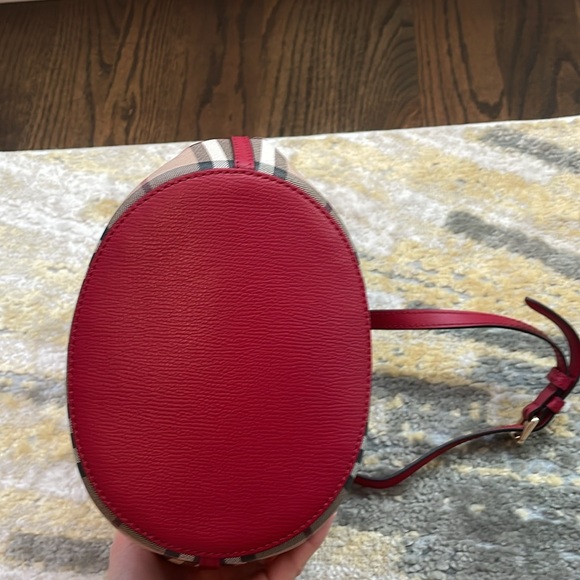 Burberry Haymarket Check Poppy Red Bucket Bag - Picture 7 of 10
